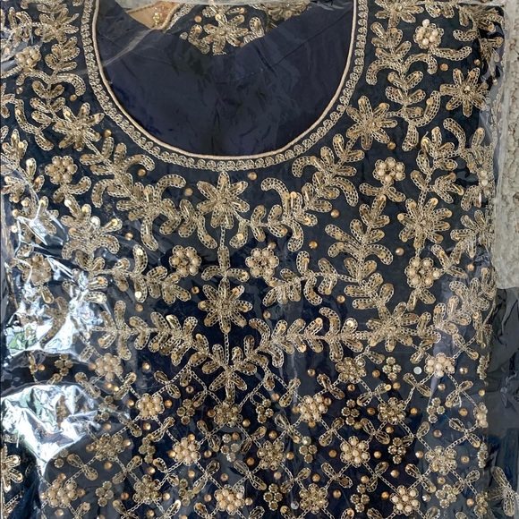 Stunning Midnight Blue and Gold Gharara Indian/Pakistani 3 piece Outfit - Picture 5 of 6